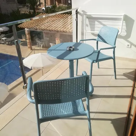 Primera Aparthotel 2*